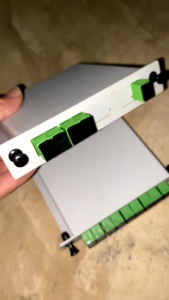 กล่องแยกสายไฟเบอร์ออฟติก SPLITTER FIBER OPTIC SC/APC 1X8/1x4 พร้อม PLC