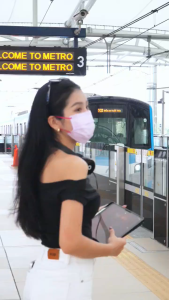 Anvimask – Khẩu trang cao cấp Trendi Mask tím lilac quai hồng tím – Túi giấy 6 cái – Nữ tính hiện đại phối màu có điểm nhấn