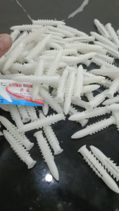 (100 cái) Nở nhựa sâu nhựa trắng Sài Gòn 7F