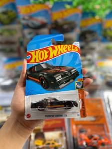 HOT WHEELS 77 Pontiac Firebird T/A model 1:64 Scale diecast (MUSCLE MANIA 4/5)