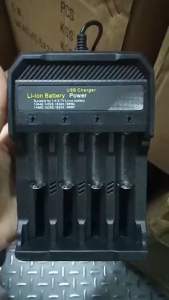 18650 Battery Charger 2/4 Slot Smart Battery Charger 18650 3.7V Charger Li-ion Battery Charging Portable Universal for 18650 26650 14500 16340