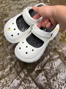 7CM รองเท้าหัวโตผู้หญิง รองเท้าแพลตฟอร์มกันลื่นลายการ์ตูนน่ารักสำหรับผู้หญิงรองเท้าชายหาดนุ่ม2025ฤดูร้อนรุ่นใหม่ รองเท้าผู้หญิง