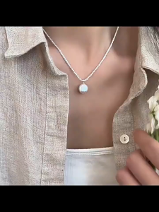 Minimalist Baroque Pearl Necklace for Women Shimmering Unique Pearls Choker Instagram Elegant Collarbone Chain Dainty Simple Jewelry Gift