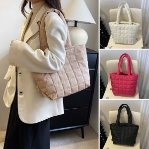 RVGCHC SHOP ผ้าคอตตอน ถุงสิริผ้า ไนลอนทำจากไนลอน สีทึบทึบ กระเป๋าถือบุผ้าฝ้าย ลำลองแบบสบายๆ ใหญ่สุดๆ กระเป๋ามีมือจับด้านบน ฤดูหนาวในฤดูหนาว