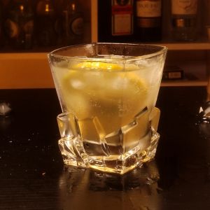 Classy Lead-Free Glass Classical Wine Glass Beer Steins Diamond Whiskey Cup Cocktail Glass Bar Wine Mixer