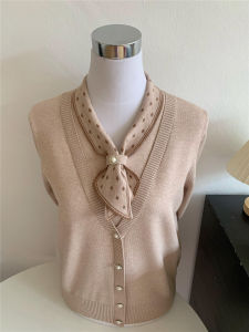 มีสไตล์ เสื้อเชิ้ตแขนยาวถักสําหรับ วัยกลางคนและผู้สูงอายุ ผู้หญิง ฤดูใบไม้ร่วง ฤดูหนาว กระดุมสไตล์พร็อพขึ้น เสื้อสเวตเตอร์ คอวี Regular Fit