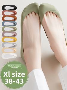 ถุงเท้าเรือไหมน้ำแข็งสำหรับผู้หญิงไซส์ใหญ่ 43 ฤดูร้อนบางกันลื่นไม่หลุด ถุงเท้าสั้นแบบสวมส้นเท้าสำหรับรองเท้าส้นสูง ถุงเท้าแบบมองไม่เห็น