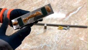 Thanh treo quạt màn dán tường dạng rút .( SU 304. BH 12 tháng Kèm theo keo)