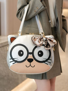 กระเป๋า Tote สไตล์สุดตวาดของ Zaha ที่ดูแลครรภ์สองต้องหักเข้าเกณฑ์ผู้ใหญ่ สีพื้น พู่รูกลินิน เรซินต่อด้านบนทั้งสองตอน การเขย่าฝังตั้งชื่อลึง