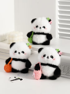 หมีแพนด้า ตุ๊กตาผ้าฝ้ายปะติดปะต่อกันแบบติดกระเป๋าสำหรับเด็ก ของขวัญที่ระลึกจาก Chengdu ของเล่นผ้าฝ้ายปะติดปะต่อกันสำหรับเยาวชน