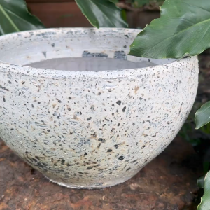 กระถางดินเผาทรงถ้วย สีวินเทจเก่า ๆ ขนาด 26 x 15 cm.