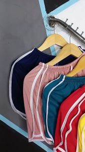 Celana Wanita Ukuran Besar: Hotpants Muniko & Celana Pendek Santai Polos