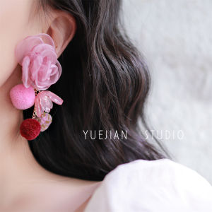 Exaggerated YUEJIAN Wild Rose Fantasy Pink Flower Ear Cuffs Fashionable Autumn Winter Mosquito Coil Ear Decorations for Women