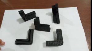 Karet Siku 4cmx4cm Sebagai alas pelindung furniture