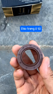 Phớt 25x40x10 hoặc 28x38x10 dùng cho xe ô tô máy mô tơ và các loại xe công trình máy phát máy đào