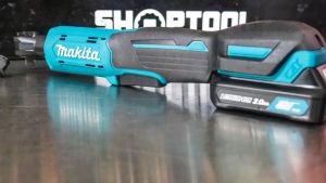 (Free replacement) Makita WR100D Cordless electric ratchet wrench  spiny whee wrench Charging auto repair sleeve 12V wrench activity Electric angle direction wrench