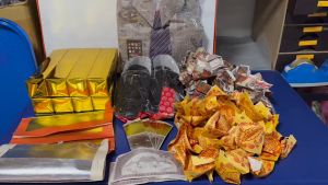 ชุดไหว้บรรพบูรณี่ #ชุดผู้ชาย และ #ชูดผู้หญิง ไหว้เชงเม้ง ไหว้ตรุษจีน สร้างความสวยงามให้ผู้ล่วงลับ จัดส่งไปที่คลิกที่นี่