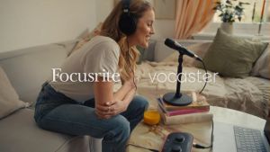 Focusrite Vocaster One Studio ชุดบันทึกเสียงและจัดรายการสําหรับคนทํา Podcast - Lazada