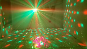 Đèn LASER sân khấu nháy theo nhạc đèn chiếu party karaoke phòng bay... nhiều hiệu ứng kèm remote