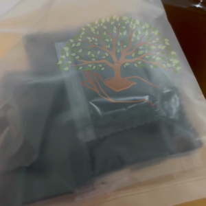 (ส่งฟรี)ผงดำอะมิโน (บรรจุ 10 ซองเล็ก/ถุง) + น้ำหมักสูตรบ้านดินปลูกจามจุรี(100 ml.) จัดส่ง 4-7 วัน