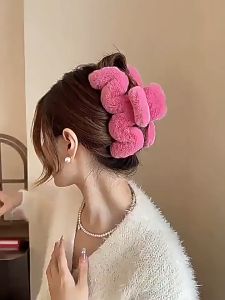 Cute Plush Womens Hair Clip Autumn Winter Fashion Large Shark Clips High-end Wave Clips Headdress Hairpin Accessories Sepit Rambut