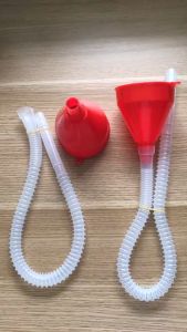 Phễu dầu nhớt có ống nhựa 56cm nối dài mềm dễ uốn cong có thể tháo rời ống tiện dụng