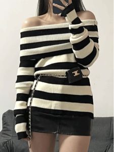 เสื้อถักแขนยาวลายทางสุดเก๋สำหรับผู้หญิง ฤดูใบไม้ผลิและฤดูใบไม้ร่วง เสื้อคลุมกันหนาวแบบสวมหัว เสื้อคลุมกันหนาวสไตล์เกาหลี