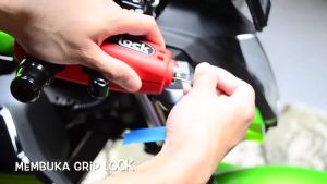 Gembok Motor Anti Maling: Kunci Grip Lock Pengaman