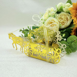 The groom and brides carriage candy box guest gift box wedding party gift box wedding party supplies