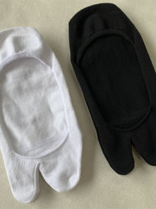 ถุงเท้าเรือแบบซ่อนสำหรับผู้หญิง ถุงเท้าเรือแบบซ่อนสีดำขาว ถุงเท้าเรือแบบแบน ถุงเท้าเรือแบบสวมสบาย ผลิตจากผ้าฝ้ายผสม