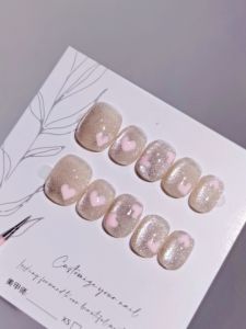 2024 New Year Wearing Short Nail Art Cat Eye Pink Heart Spotlight Wearable False Nails High Gloss Removable Long Lasting Color