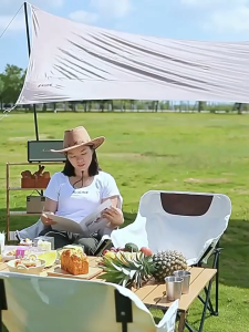 โอบรับความโค้งมนอันอ่อนโยนของธรรมชาติ เก้าอี้พระจันทร์นำประสบการณ์การผ่อนคลายขั้นสูงสุด