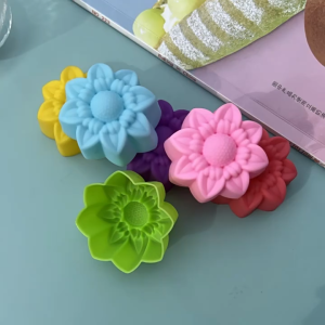 Set 10 khuôn silicon cupcake hoa hồng 5cm 3cm