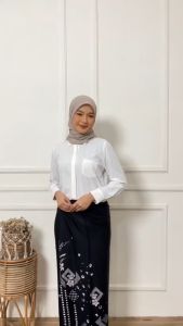 SARUNG SANTRIWATI MOTIF BATIK TERBARU MERK WAJADA TERLARIS 2025 SARUNG MODERN SANTUNG GOYOR TEBAL