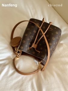 Chio’2nd | Versatile Commuter Dog-Shaped Bucket Bag Three Shoulder Straps