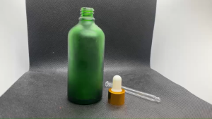 ขวด 100 มล. (3 ใบ)แก้วสีเขียวด้าน+ฝาทอง+ หัวบีบขาว +หลอดแก้ว 09#18