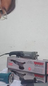 máy mài kèm lưỡi cưa xích cắt cây bos com công xuất  1050w có 6 cấp độ chỉnh nhanh chậm  bảo hành 12 tháng