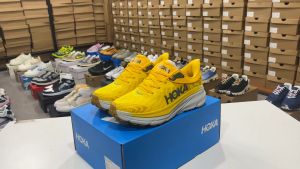 ชุดเครื่องดื่มรองเท้าวิ่ง HO-KA Challenger ATR7 การันตรีคุณภาพ สีเหลือง นุ่ม สวย ใส่สบาย