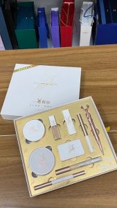 Set trang điểm đầy đủ 9 món Hươu vàng