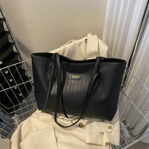 Fashionable Hong Kong Style Retro Large Capacity Shoulder Tote Bag Womens Bag Versatile Autumn Winter New Arrival Handbag