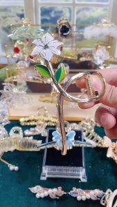 Fashion Women Metal Flower Hair Claw Elegant Strong Hold Lily Shark Hair Clips Girls Sweet Geometric Ponytail Headwear