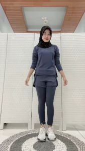 {\n    \"article\": \" Celana Olahraga Kolor Legging Wanita High Waist: Pilihan Terbaik untuk Gym, Yoga & Bersepeda