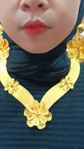 set perhiasan kendari kalung set anting model terbaru cantik Lapis Emas 24K gold Dubai xuping