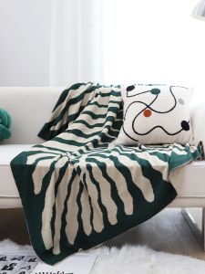Nordic Style Leaf Knitted Blanket Modern Simple Living Room Sofa Cover Blanket Casual Blanket for Bedroom And Living Room