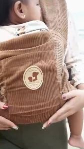 Mere et Moi Majestic Carrier Gendongan Bayi Ergonomis M-Shape