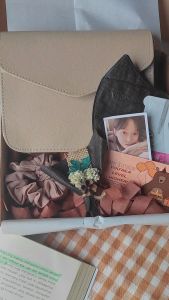 Hampers Set Tas Selempang Joyce - Gift Box Kado Cewek Birthday Wisuda Wedding by Mocchiato