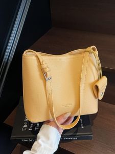 Túi Xách Nữ Thiết Kế Đơn Giản Họa Tiết Dâu Tây Phong Cách Hàn Quốc Mùa Hè 2025 Túi Tote Nhỏ Thời Trang Đa Năng