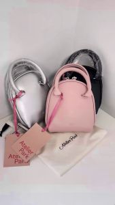 กระเป๋าสะพายข้าง ทรงวงรี เเบบใหม่ห้อยหัวใจน่ารัก ถือได้ สะพายได้