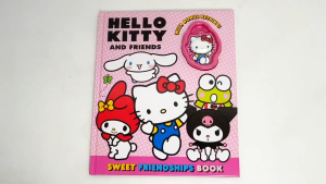 Hello Kitty & Friends Sweet Friendships Activity Book & Key Ring
