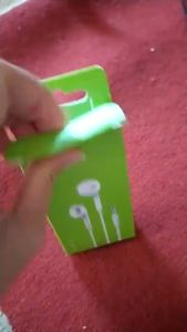 ROBOT RE10 หูฟัง Earphones Wired ขนาด 3.5mm รองรับสำหรับ Android และ iOS ของแท้ 100% ประกัน 12 เดือน